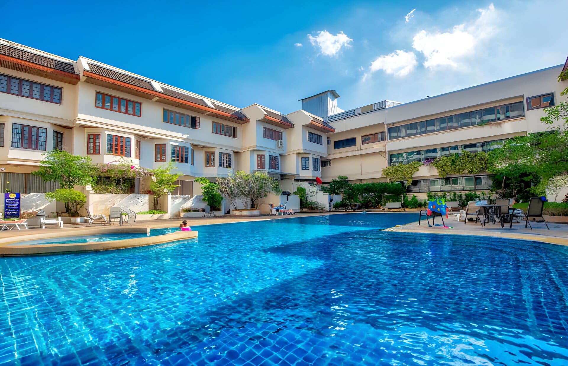 Hillside 4 — photo 2