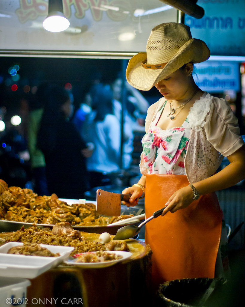 Chang Phueak Gate “cowboy hat lady” (Khao Kha Moo)